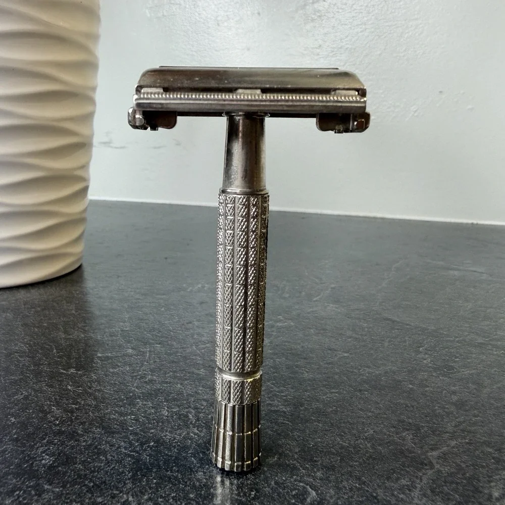 Vintage 1956 Gillette B2 TTO Flare Tip Super Speed DE Safety Razor